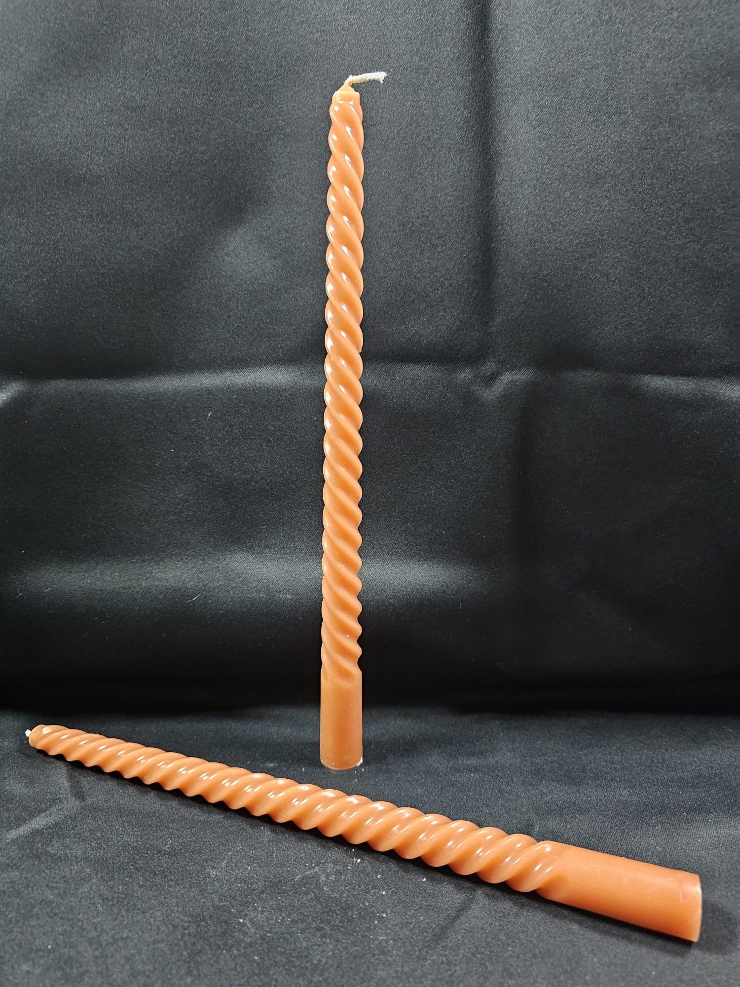 Countryfield dinerkaarsen Twirly oranje