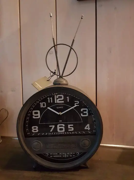 Non-branded Klok Junior