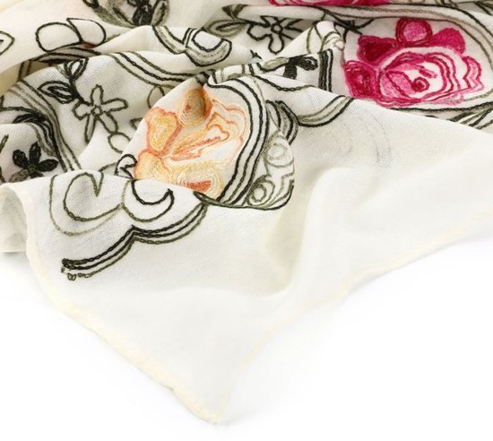 Geborduurde zomer sjaal